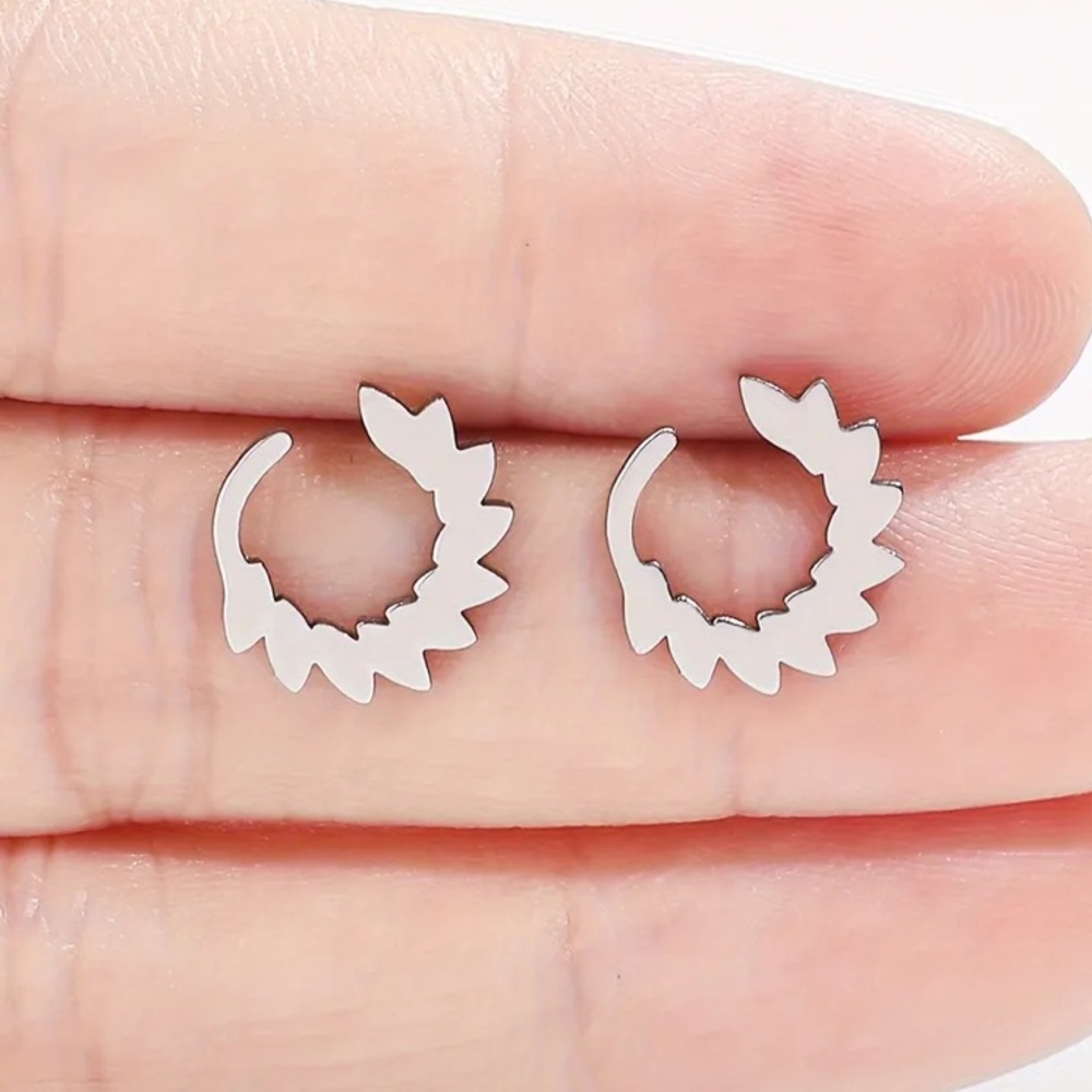 Boho Leaf Wreath Silver Toned Stud Earrings